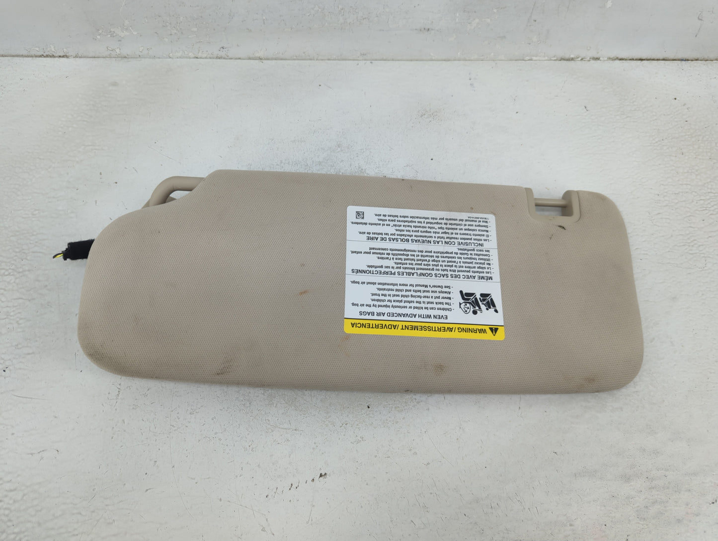 2021 Ford Explorer Sun Visor Shade Replacement Passenger Right Mirror Fits OEM Used Auto Parts - Oemusedautoparts1.com