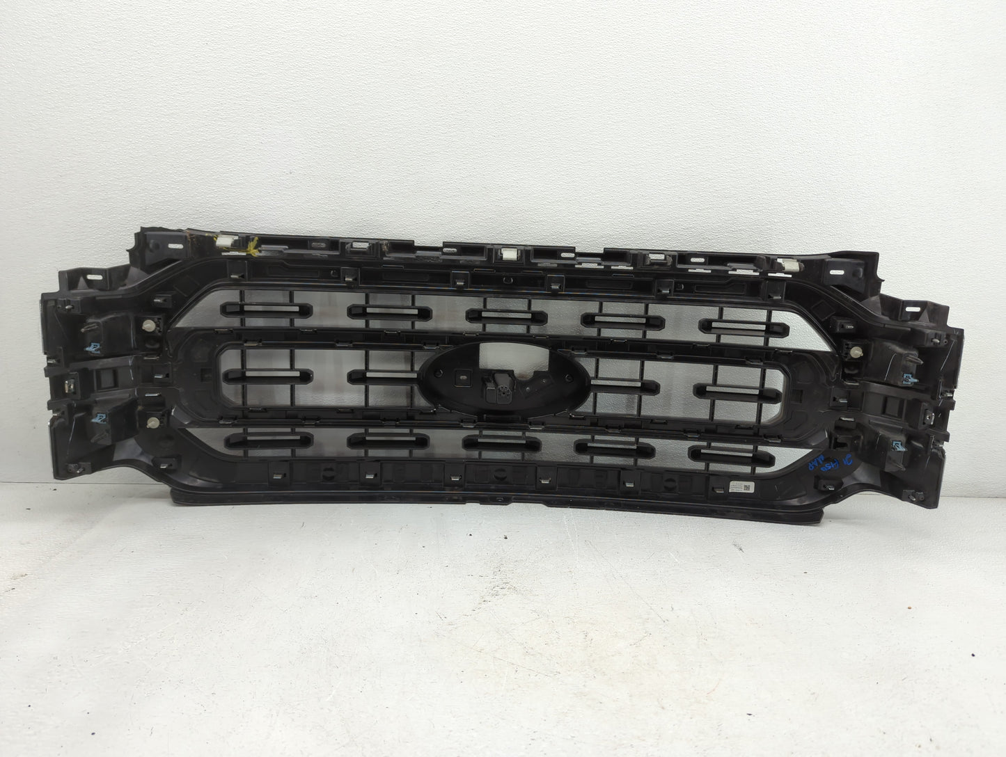 2021-2022 Ford F-150 Front Grille Bumper Not Included 778232 - Oemusedautoparts1.com