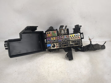 2021-2022 Ford Mustang Fusebox Fuse Box Panel Relay Module P/N:JU5T-14B192-GA K3B C3 2044, K3B C3 2052 Fits Fits 2021 2022 OEM Used Auto Parts