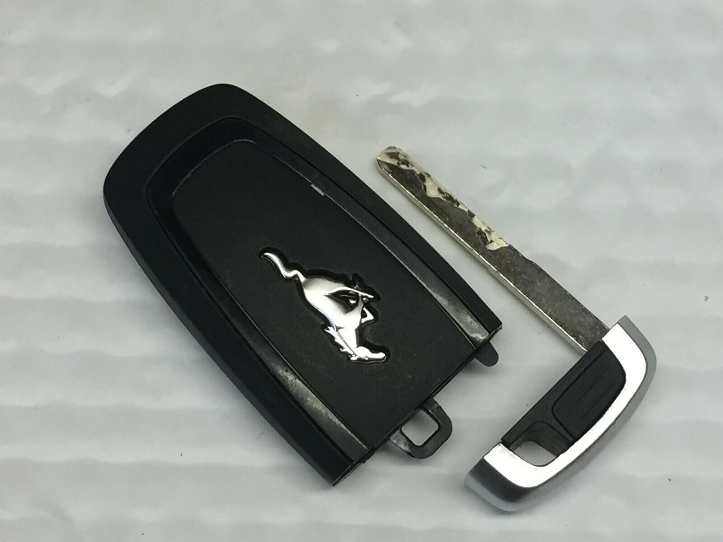 Ford Mustang Keyless Entry Remote Fob M3n-A2c931426 Jr3t-15k601-Bb 5 Buttons - Oemusedautoparts1.com