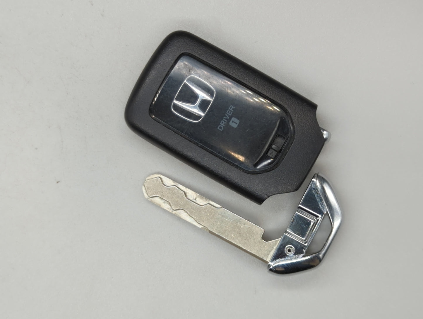 Honda Cr-V Keyless Entry Remote Fob KR5V2X driver1 72147-TLA-A81 5 buttons - Oemusedautoparts1.com