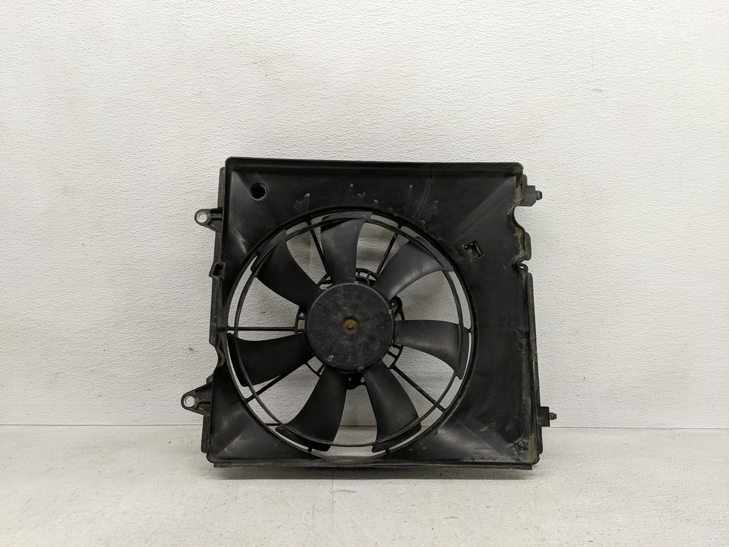 2019-2022 Honda Insigh Electric Radiator Cooling Fan Motor Assembly Fits Fits 2019 2020 2021 2022 OEM Used Auto Parts - Oemu