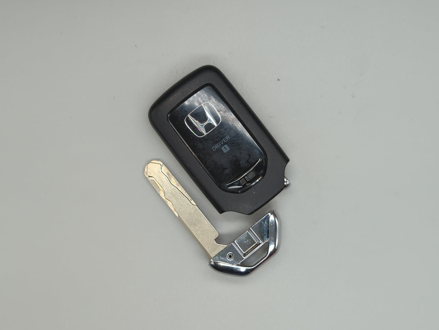 Honda Odyssey Keyless Entry Remote Fob KR5T4X driver1 72147-THR-A61 7 buttons - Oemusedautoparts1.com