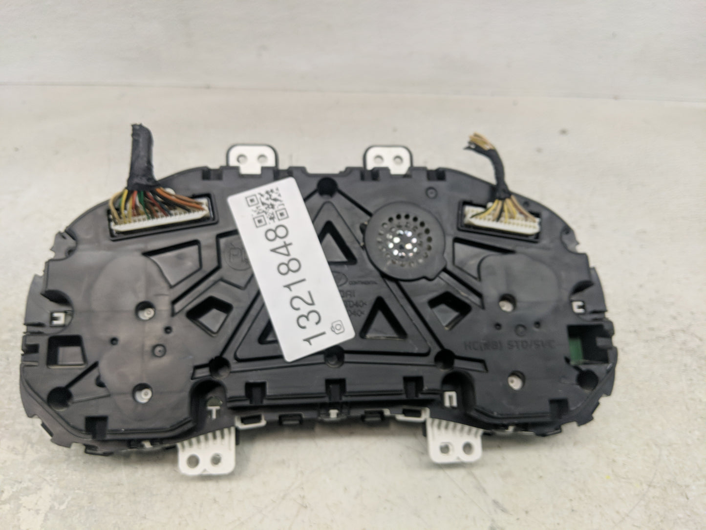 2020-2021 Hyundai Accent Instrument Cluster Speedometer Gauges P/N:94001-J0160 Fits Fits 2020 2021 OEM Used Auto Parts - Oem