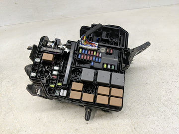 2021-2022 Hyundai Elantra Fusebox Fuse Box Panel Relay Module P/N:91956-F2021 Fits Fits 2021 2022 OEM Used Auto Parts