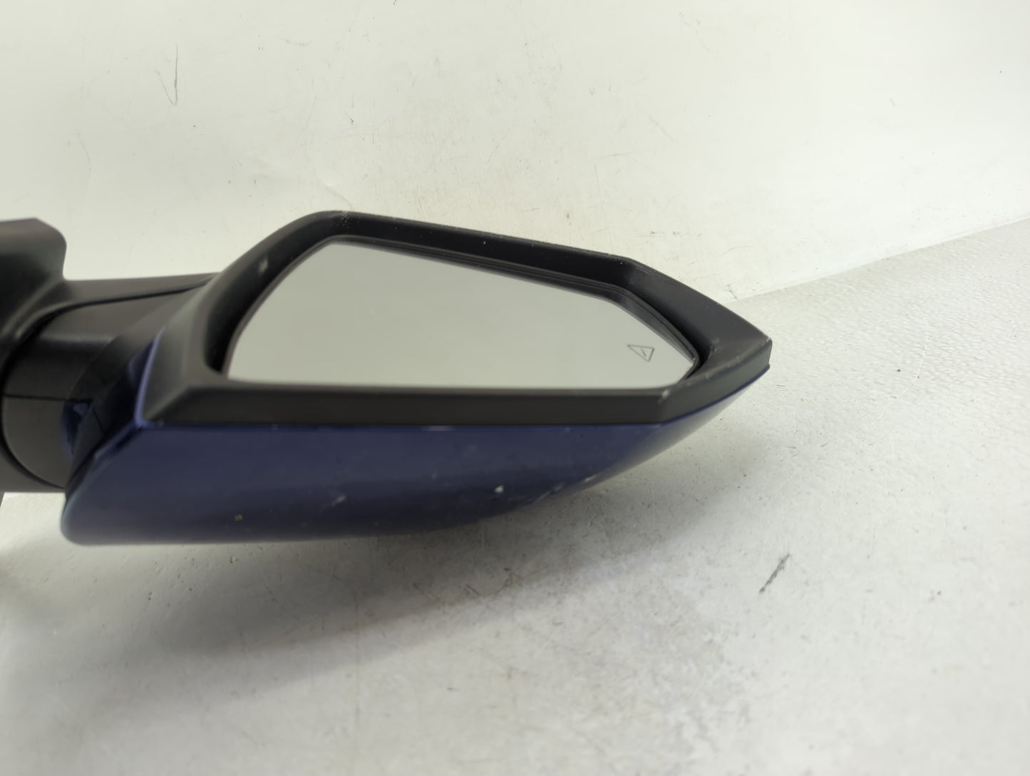 2021-2022 Hyundai Elantra Driver Side View Mirror - Left Door Mirror OEM Used - Oemusedautoparts1.com