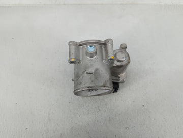 2021-2022 Hyundai Elantra Throttle Body P/N:35100-2J410 35100-2E400 Fits Fits 2021 2022 OEM Used Auto Parts