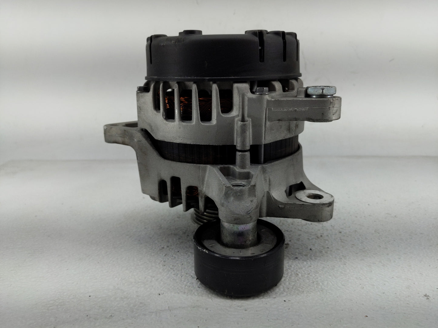 2018-2021 Hyundai Kona Alternator Replacement Generator Charging Assembly Engine OEM P/N:37300-2E821 Fits OEM Used Auto Part