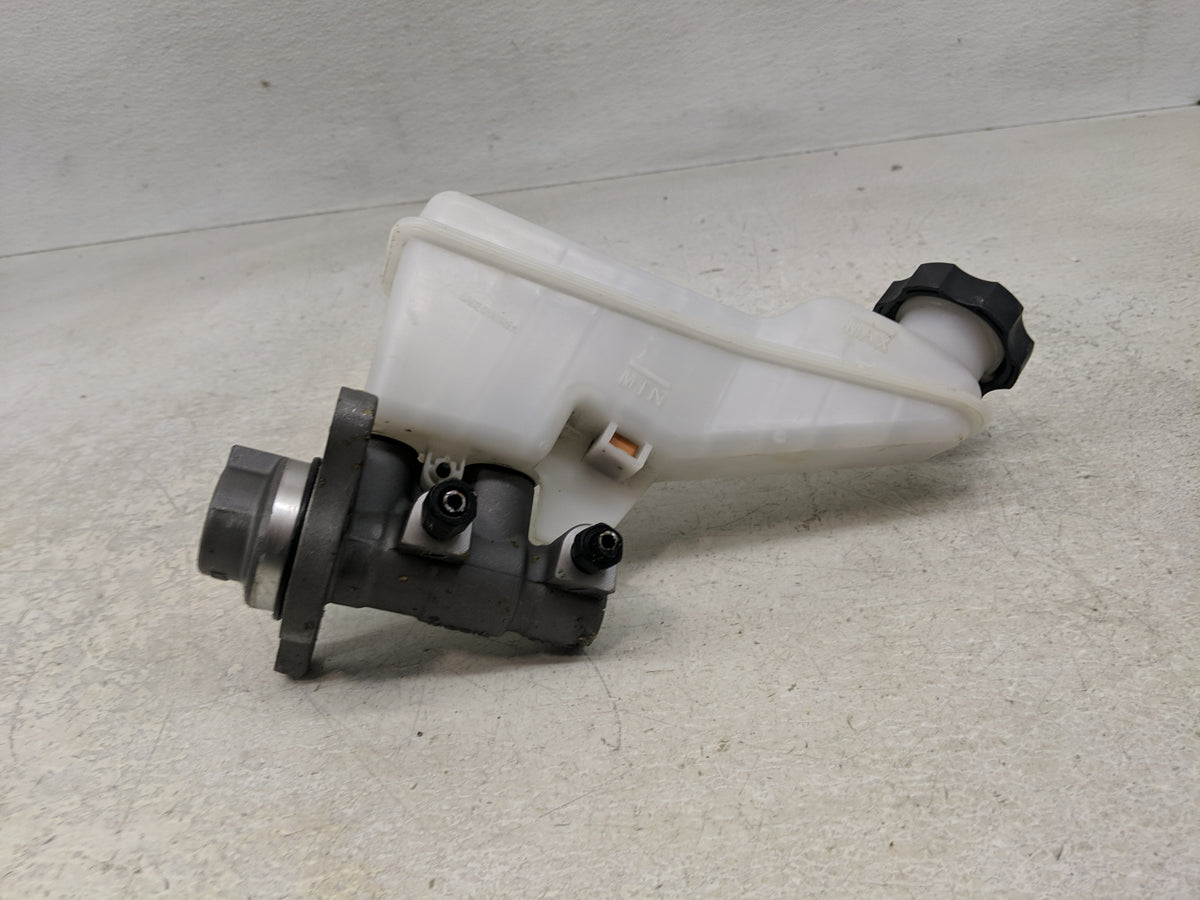2018-2021 Hyundai Kona Brake Master Cylinder 1311459 - Oemusedautoparts1.com