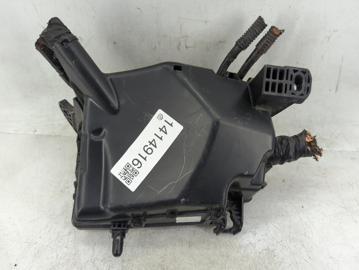 2018-2021 Hyundai Kona Fusebox Fuse Box Panel Relay Module P/N:91228-J9861 Fits Fits 2018 2019 2020 2021 OEM Used Auto Parts
