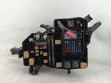 2018-2021 Hyundai Kona Fusebox Fuse Box Panel Relay Module P/N:18981-09010 18980-10110, 18980-10100 Fits Fits 2018 2019 2020 2021 OEM Used Auto Parts
