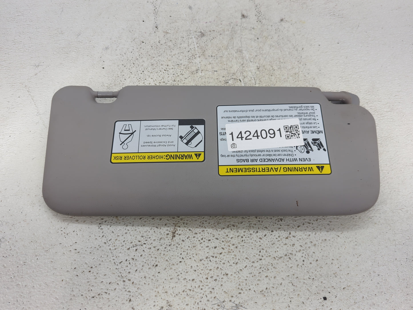 2018-2021 Hyundai Kona Sun Visor Shade Replacement Driver Left Mirror Fits Fits 2018 2019 2020 2021 OEM Used Auto Parts - Oe