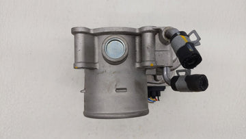 2018-2019 Hyundai Kona Throttle Body P/N:35100-2E400 Fits Fits 2012 2013 2014 2015 2016 2018 2019 OEM Used Auto Parts
