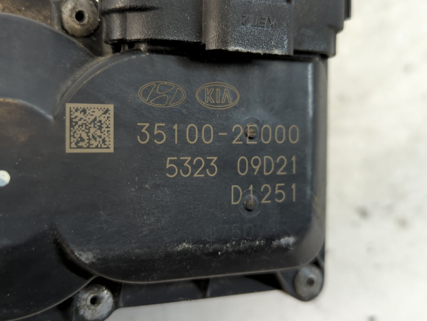 2014-2021 Hyundai Tucson Throttle Body P/N:35100-2E000 Fits Fits 2011 2012 2013 2014 2015 2016 2017 2018 2019 2020 2021 OEM