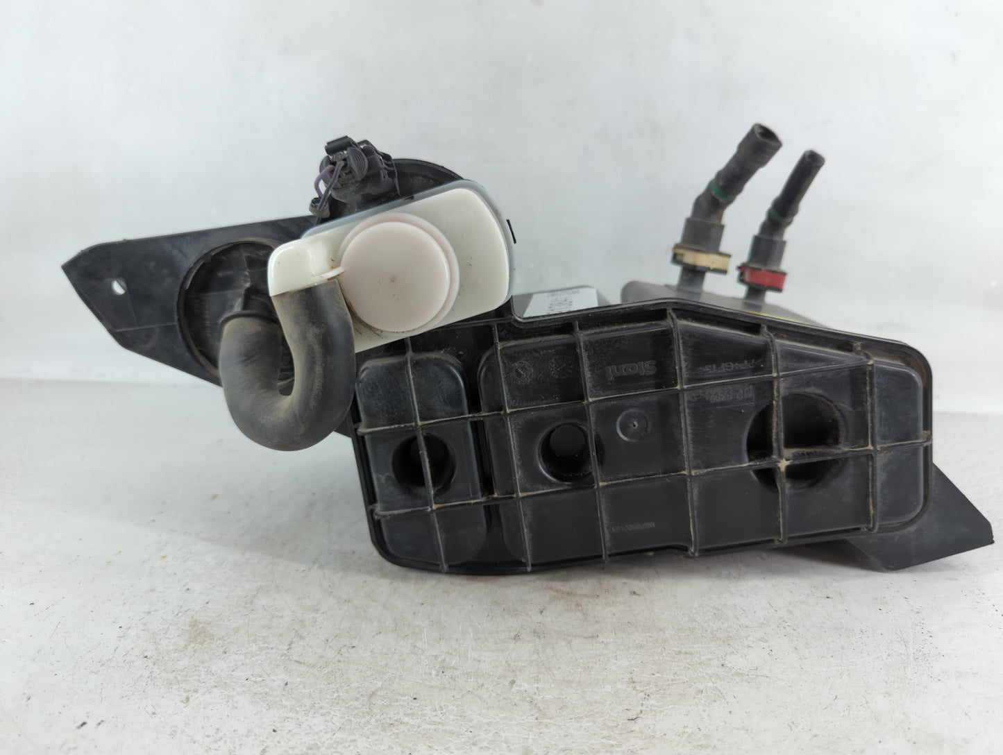 2021 Jeep Compass Fuel Vapor Charcoal Canister - Oemusedautoparts1.com