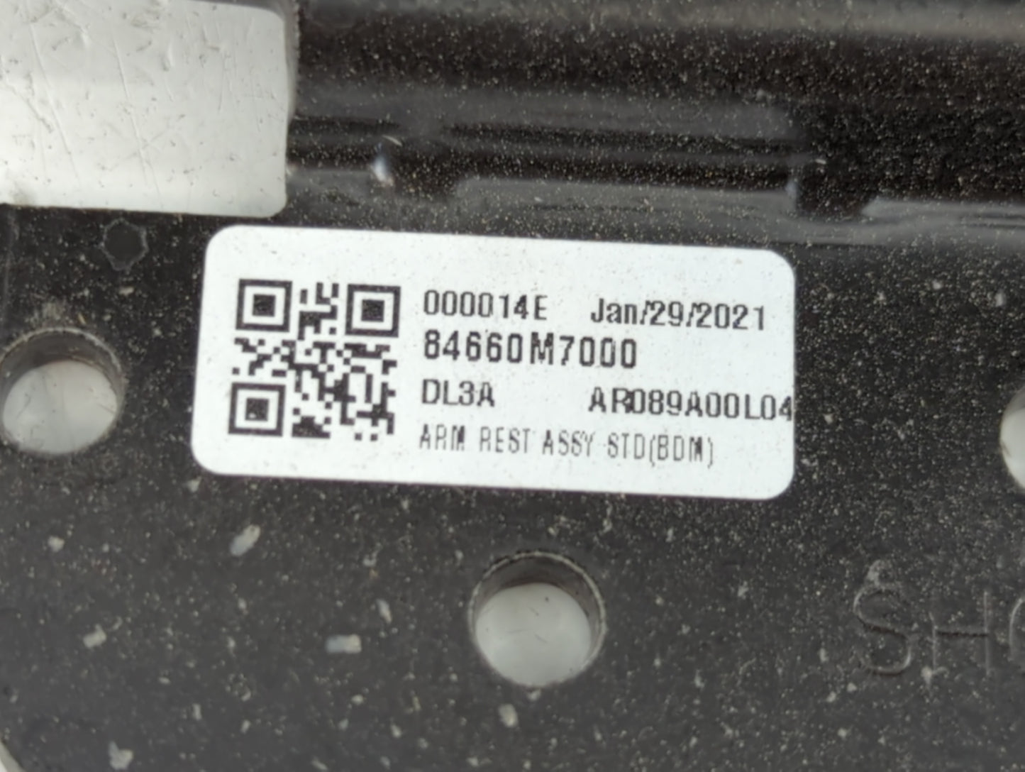 2019-2022 Kia Forte Center Console Armrest Cover Lid P/N:84660M7000 Fits Fits 2019 2020 2021 2022 OEM Used Auto Parts - Oemu