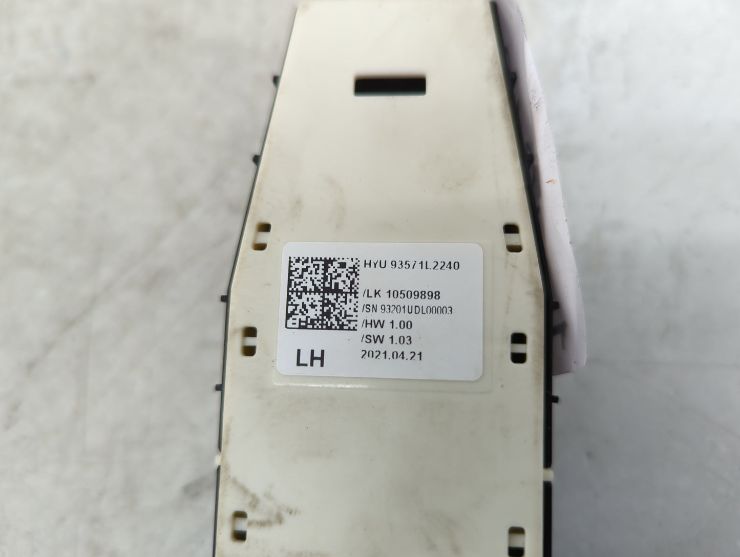 2021 Kia K5 Master Power Window Switch Replacement Driver Side Left P/N:93571L2240 Fits OEM Used Auto Parts - Oemusedautopar