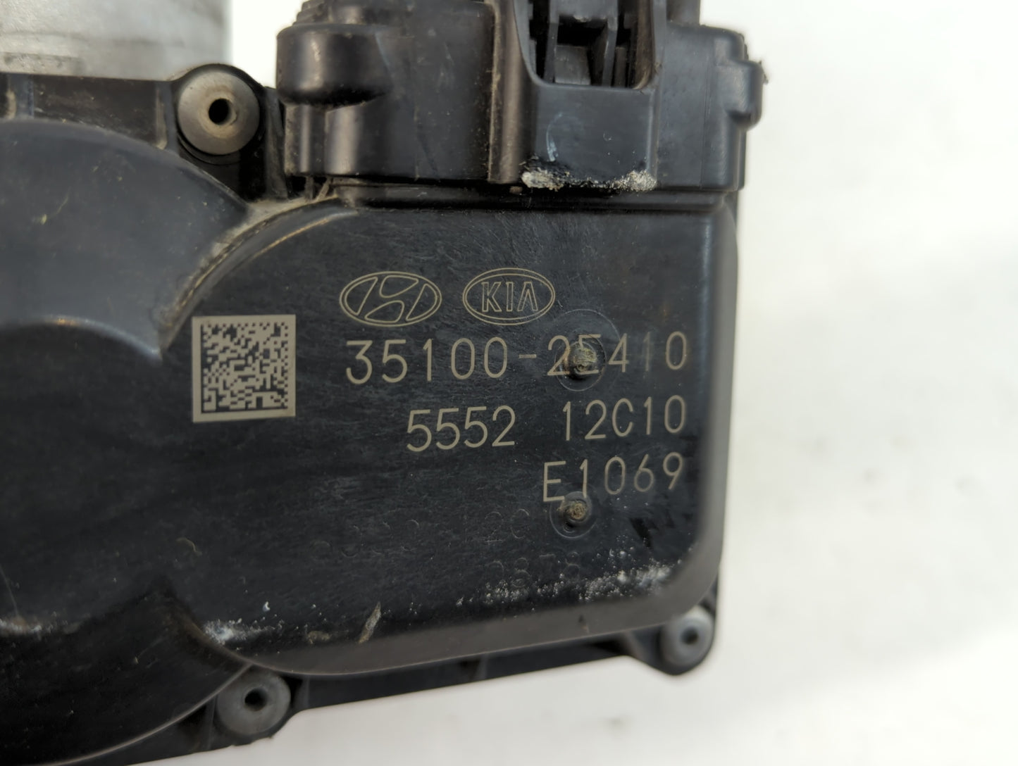 2020-2021 Kia Soul Throttle Body P/N:35100-2E410 Fits Fits 2020 2021 2022 OEM Used Auto Parts - Oemusedautoparts1.com