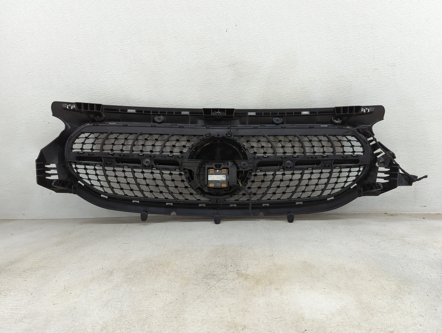 2021-2022 Mercedes-benz Gla250 Front Grille Bumper Not Included - Oemusedautoparts1.com
