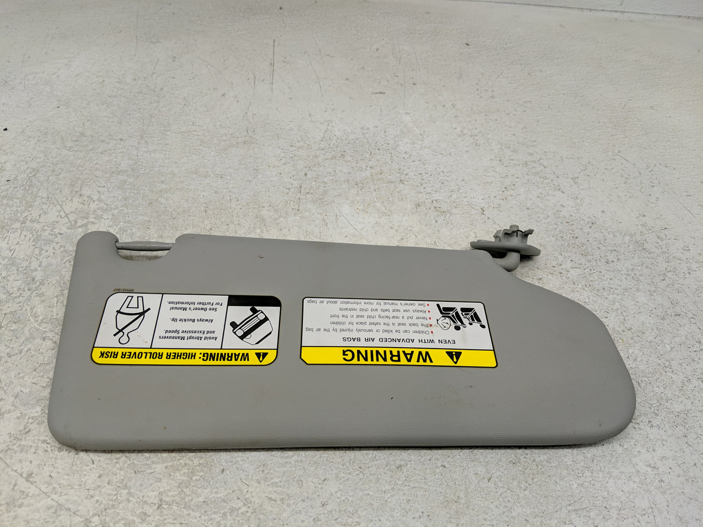 2021 Mitsubishi Outlander Sport Sun Visor Shade Replacement Passenger Right Mirror Fits OEM Used Auto Parts - Oemusedautopar