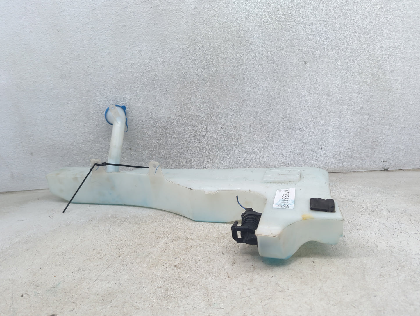 2021 Nissan Frontier Windshield Washer Fluid Reservoir Bottle Oem - Oemusedautoparts1.com