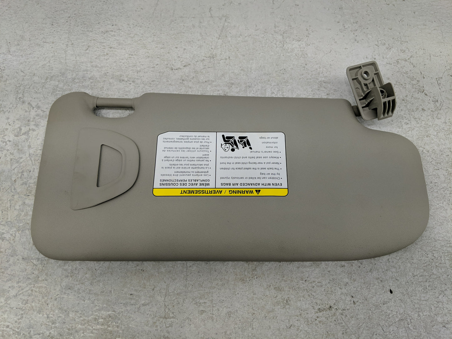 2019-2022 Nissan Rogue Sport Sun Visor Shade Replacement Driver Left Mirror Fits Fits 2019 2020 2021 2022 OEM Used Auto Part