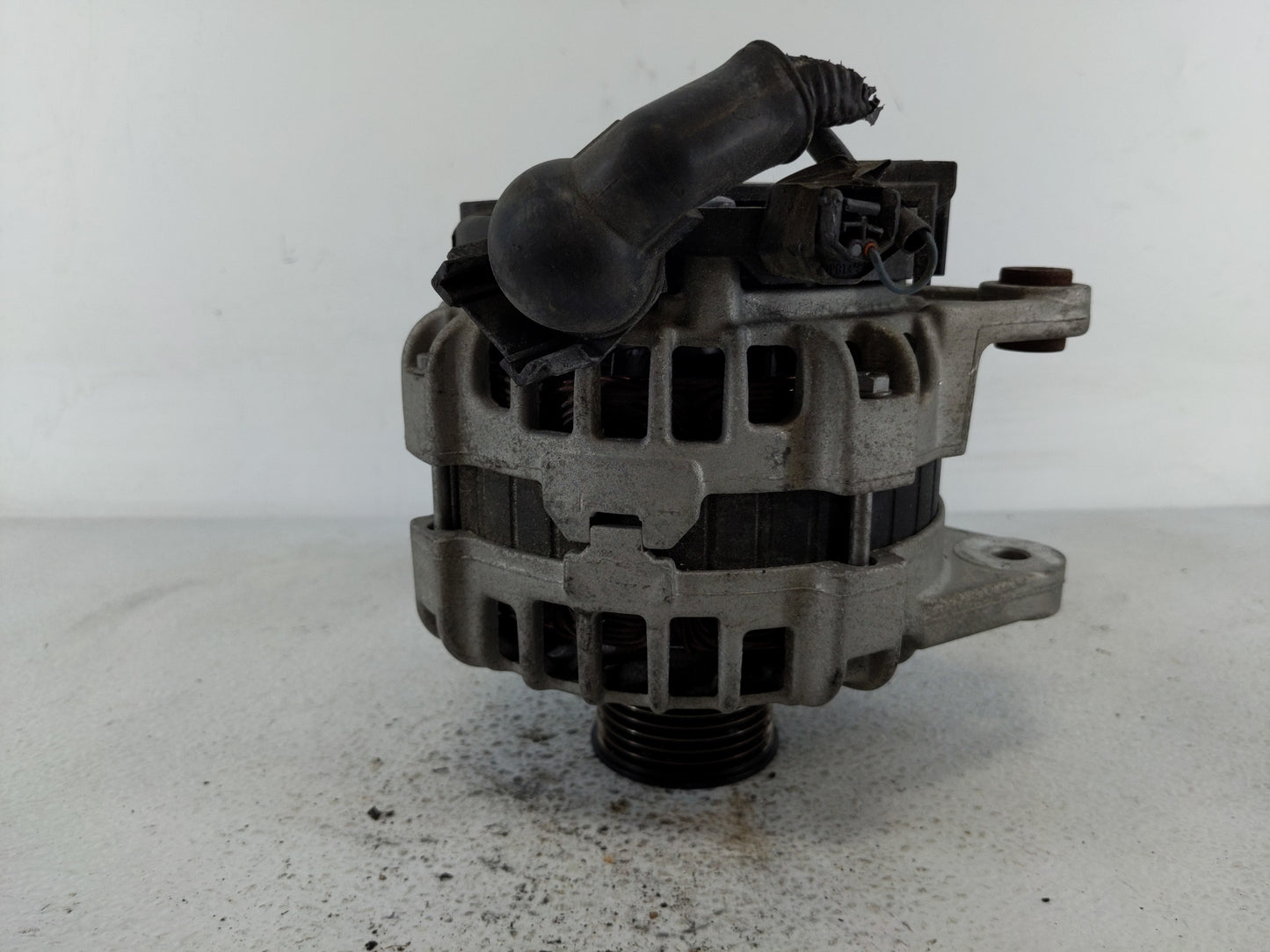 2020-2021 Nissan Sentra Alternator Replacement Generator Charging Assembly Engine OEM P/N:23100 6LB0A Fits Fits 2020 2021 OE