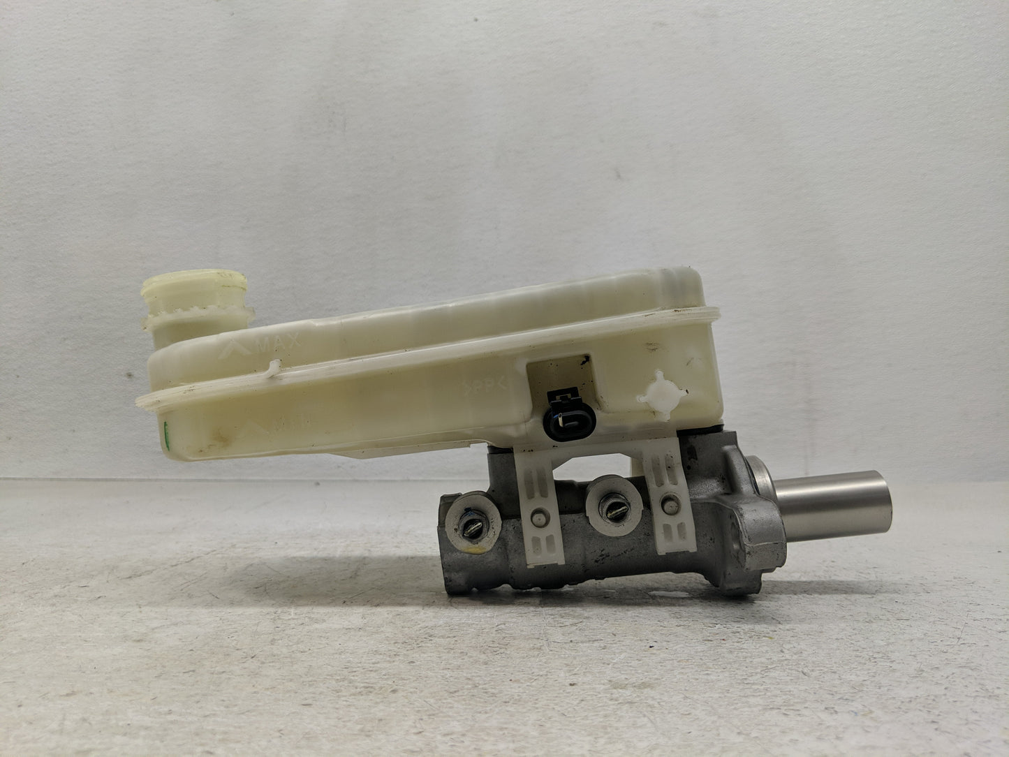 2014-2022 Ram Promaster 1500 Brake Master Cylinder - Oemusedautoparts1.com