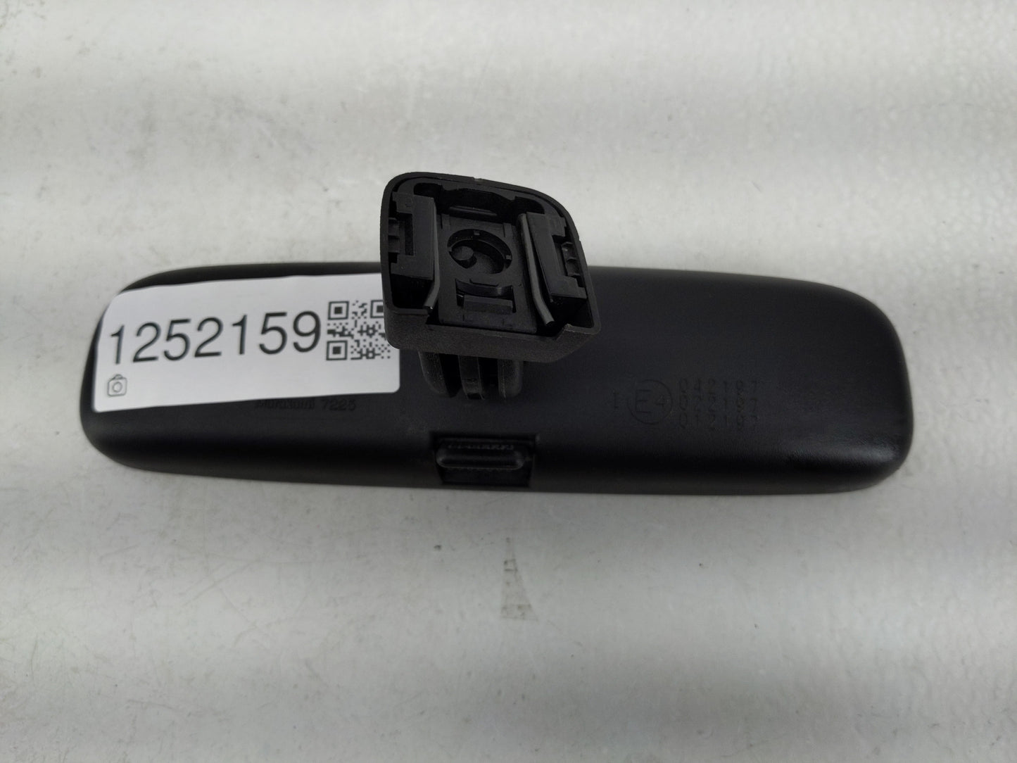 2021 Subaru Xv Interior Rear View Mirror Replacement OEM P/N:E4012197 E4022197, E4042197 Fits OEM Used Auto Parts - Oemuseda
