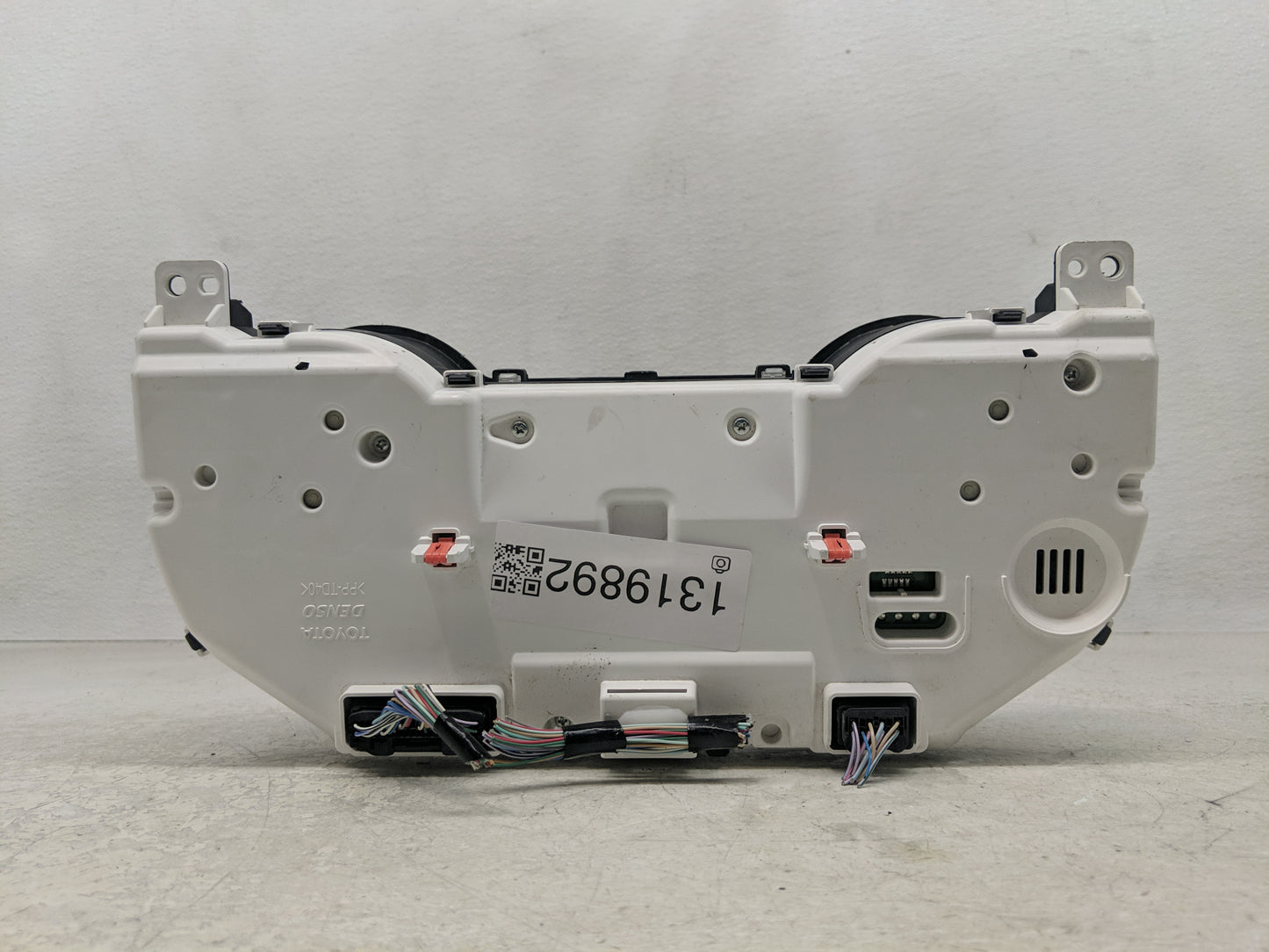 2019-2022 Toyota Camry Instrument Cluster Speedometer Gauges P/N:83800-0XD23-00 Fits Fits 2019 2020 2021 2022 OEM Used Auto