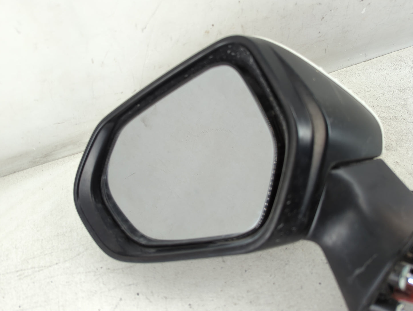 2019-2022 Toyota Corolla Driver Side View Mirror - Left Door Mirror OEM Used - Oemusedautoparts1.com