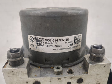 2021-2022 Volkswagen Atlas ABS Pump Control Module Replacement P/N:5Q0 614 517 DL Fits Fits 2021 2022 OEM Used Auto Parts