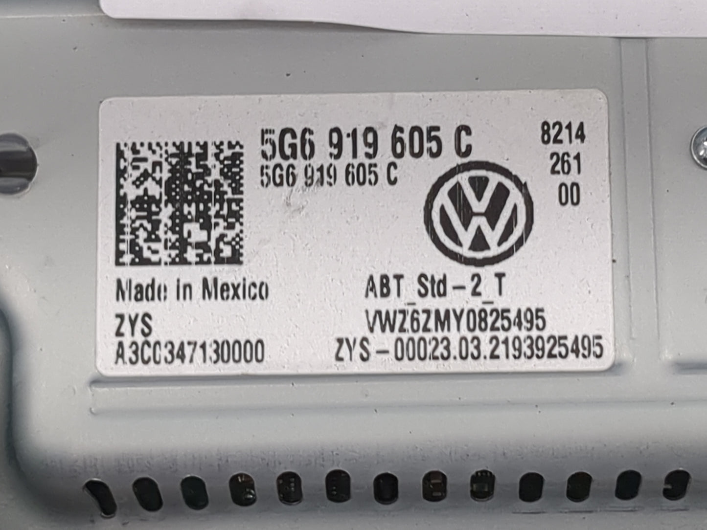 2018-2022 Volkswagen Atlas Information Display Screen 1483615 - Oemusedautoparts1.com