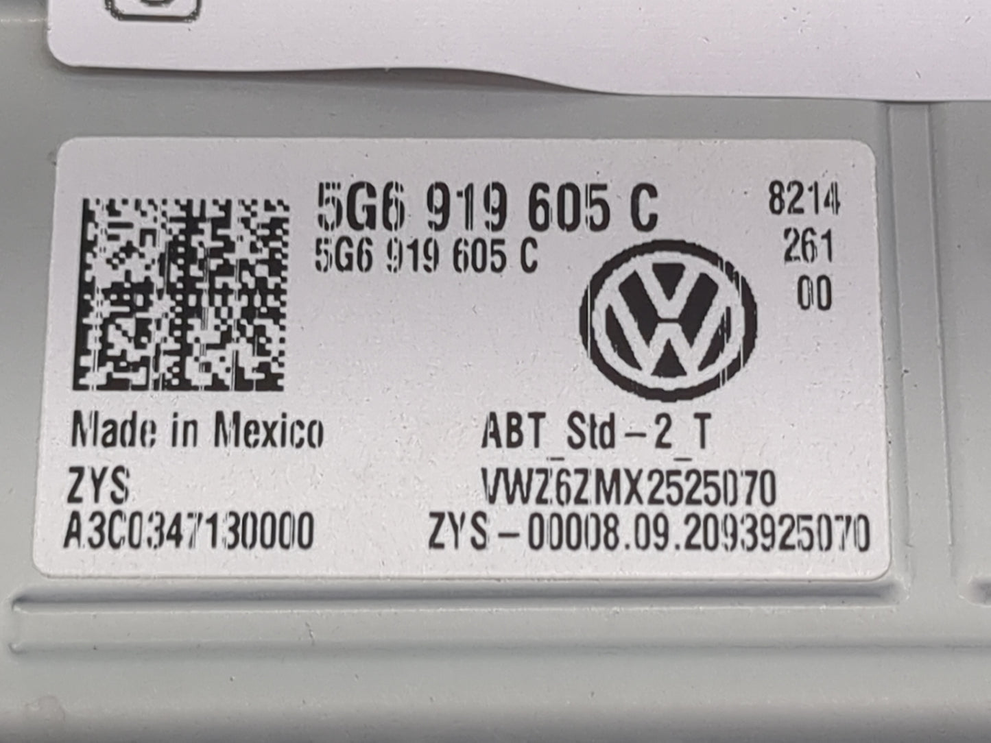 2018-2022 Volkswagen Atlas Information Display Screen 1483616 - Oemusedautoparts1.com