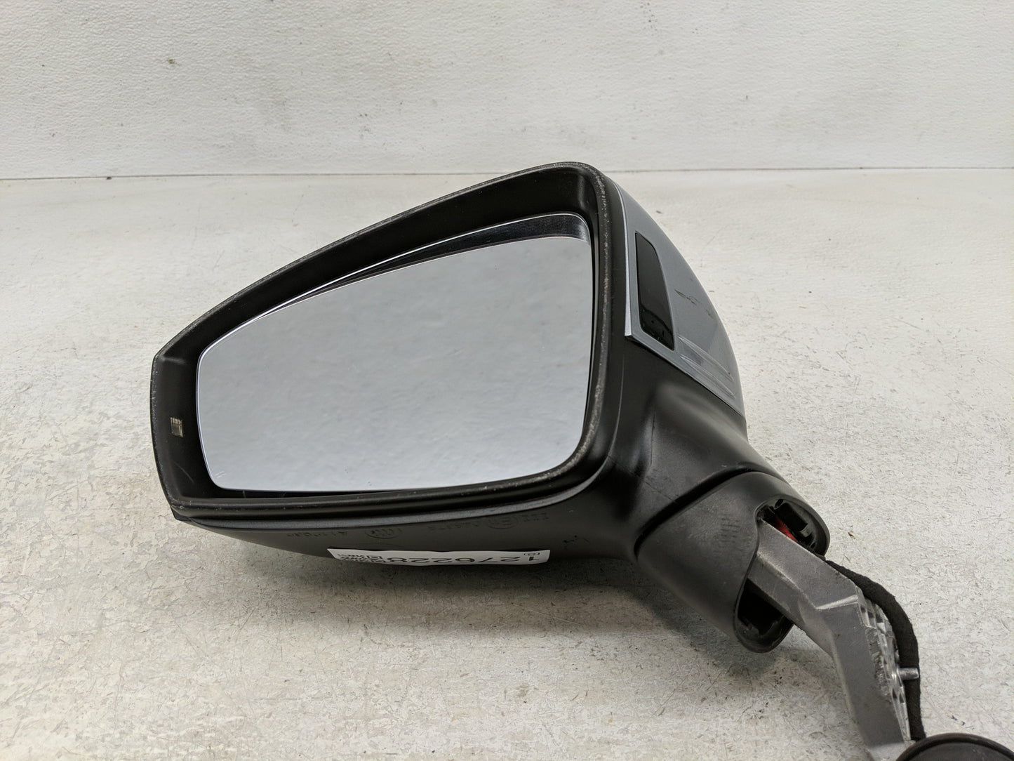 2020-2021 Volkswagen Tiguan Side Mirror Replacement Driver Left View Door Mirror P/N:E11048678 Fits Fits 2020 2021 OEM Used