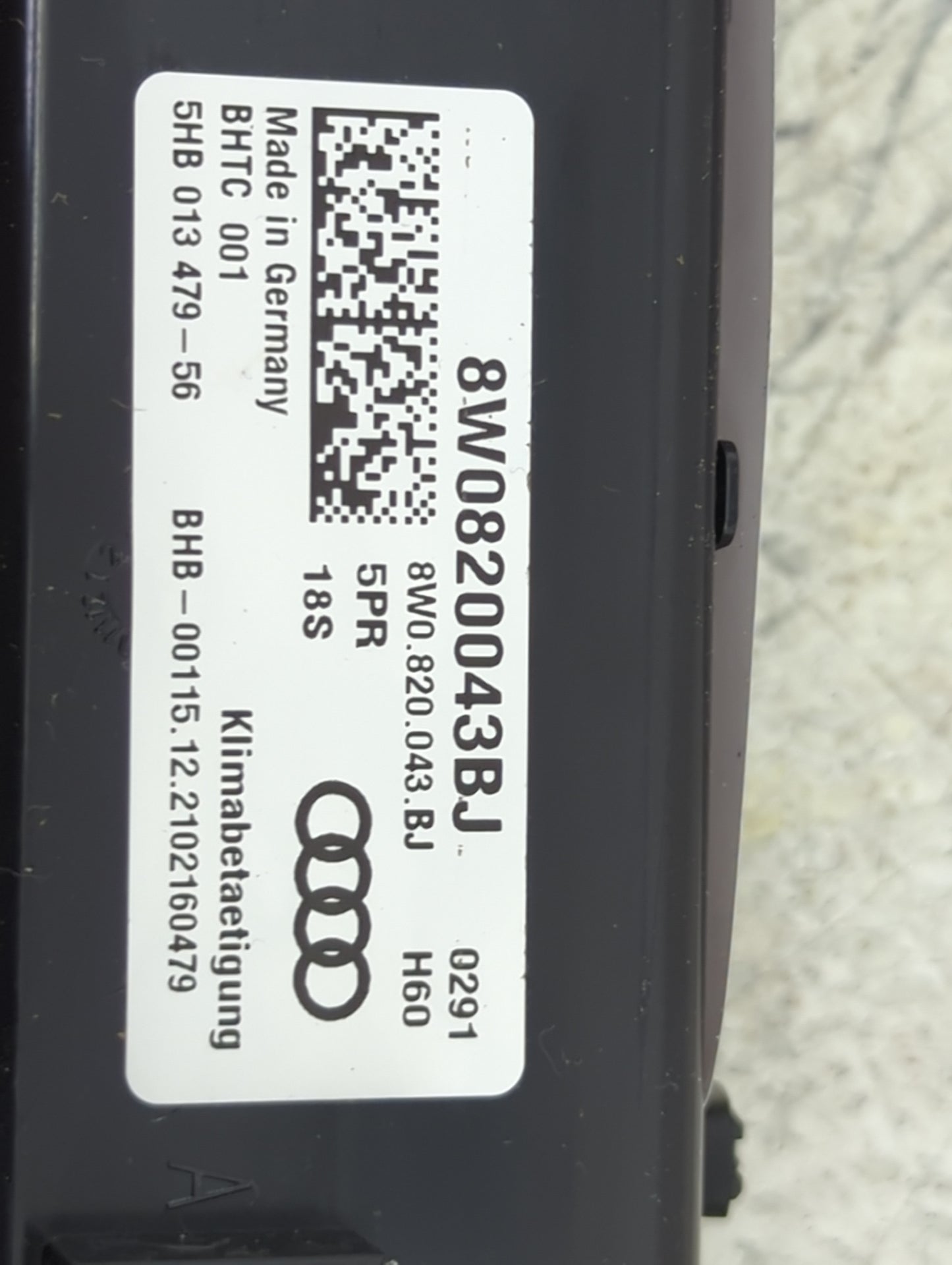 2020-2021 Audi A4 Climate Control Module Temperature AC/Heater Replacement P/N:8W0820043BJ 5HB013479-56 Fits Fits 2020 2021