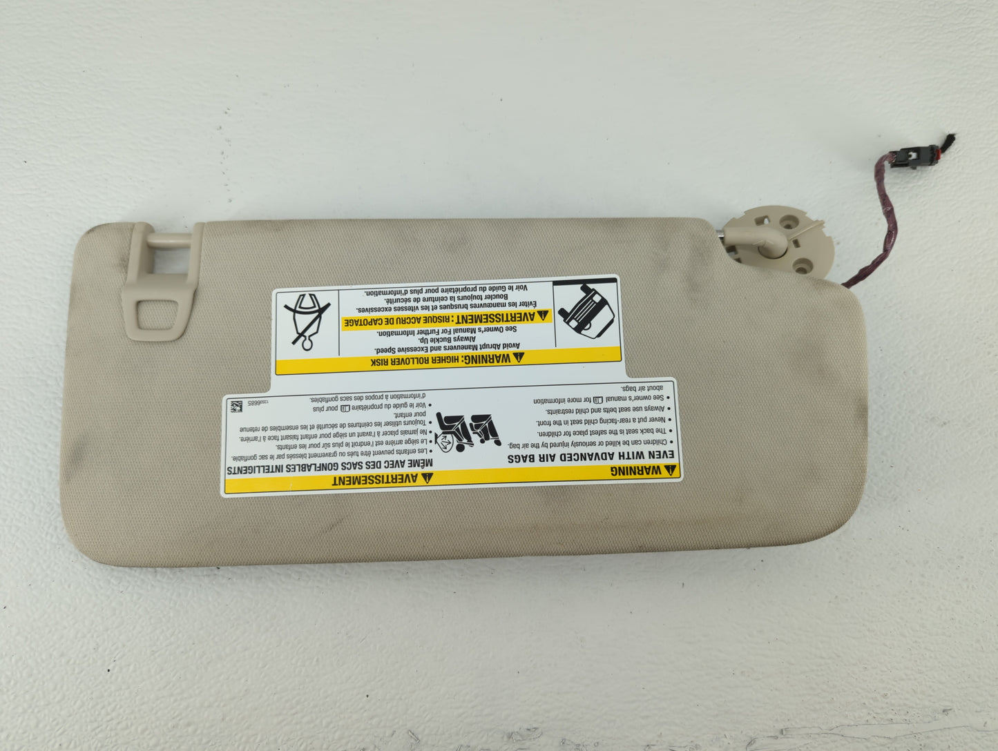 2021-2022 Buick Envision Sun Visor Shade Replacement Passenger Right Mirror Fits Fits 2021 2022 OEM Used Auto Parts - Oemuse