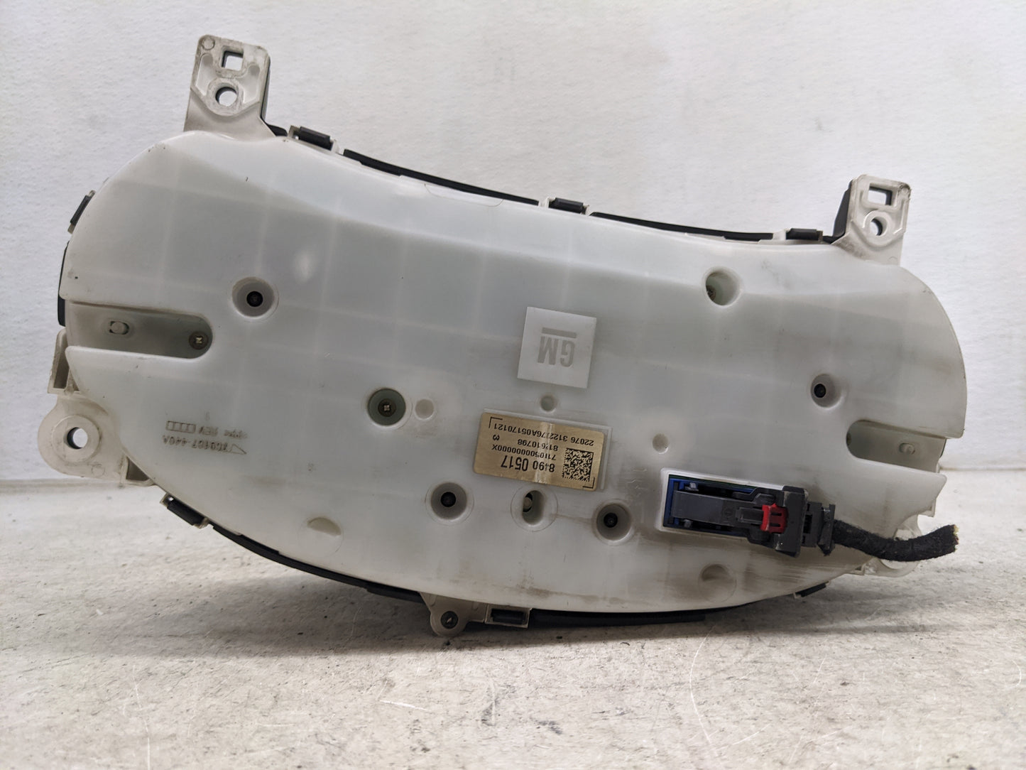 2020-2022 Chevrolet Colorado Instrument Cluster Speedometer Gauges P/N:23506107 84190517 Miles: Fits Fits 2020 2021 2022 OEM