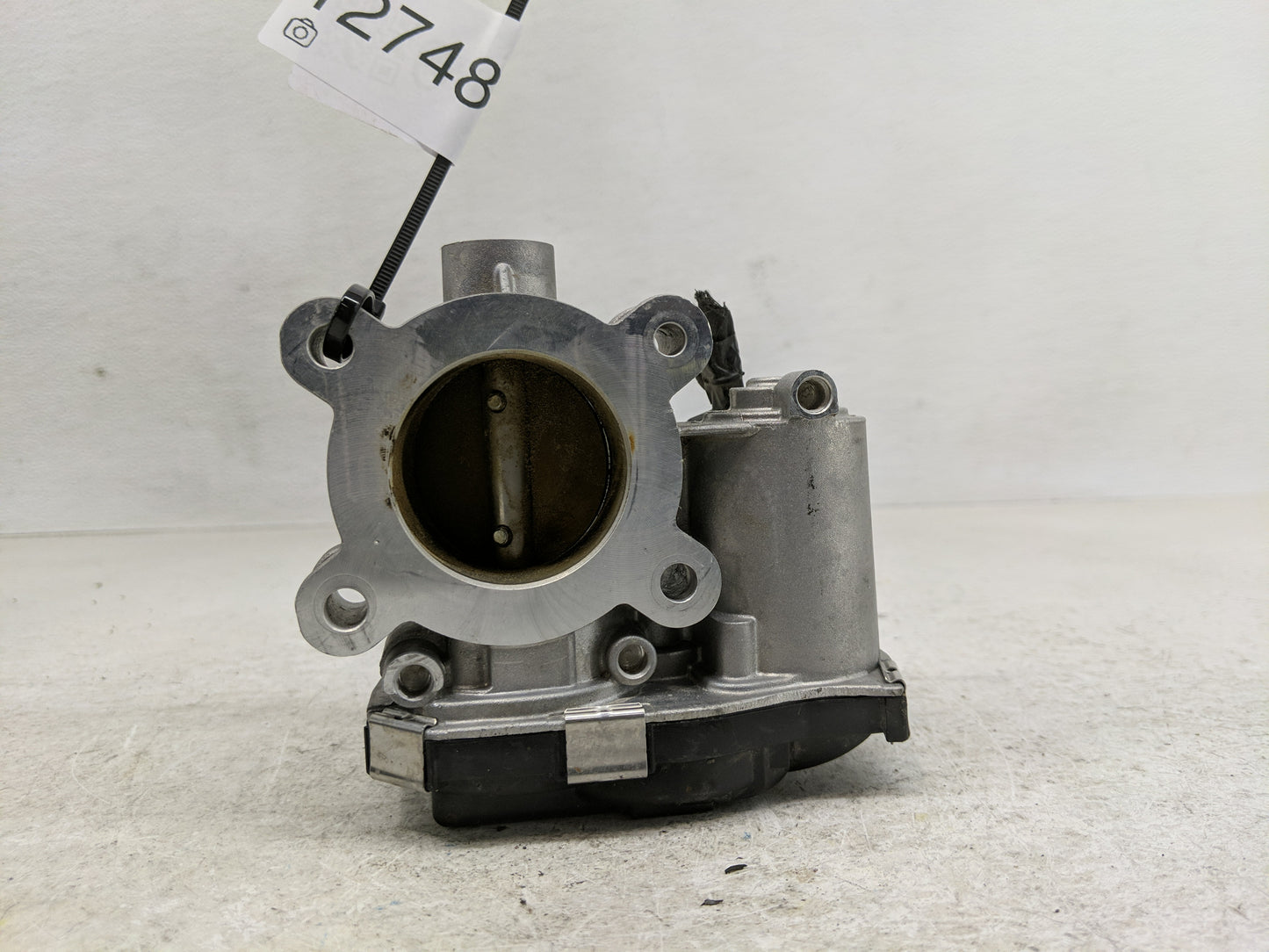 2016-2021 Chevrolet Malibu Throttle Body Fits Fits 2016 2017 2018 2019 2020 2021 2022 OEM Used Auto Parts - Oemusedautoparts