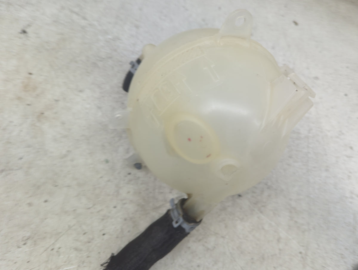 2016 Chevrolet Malibu Radiator Coolant Overflow Expansion Tank Bottle 1499504 - Oemusedautoparts1.com