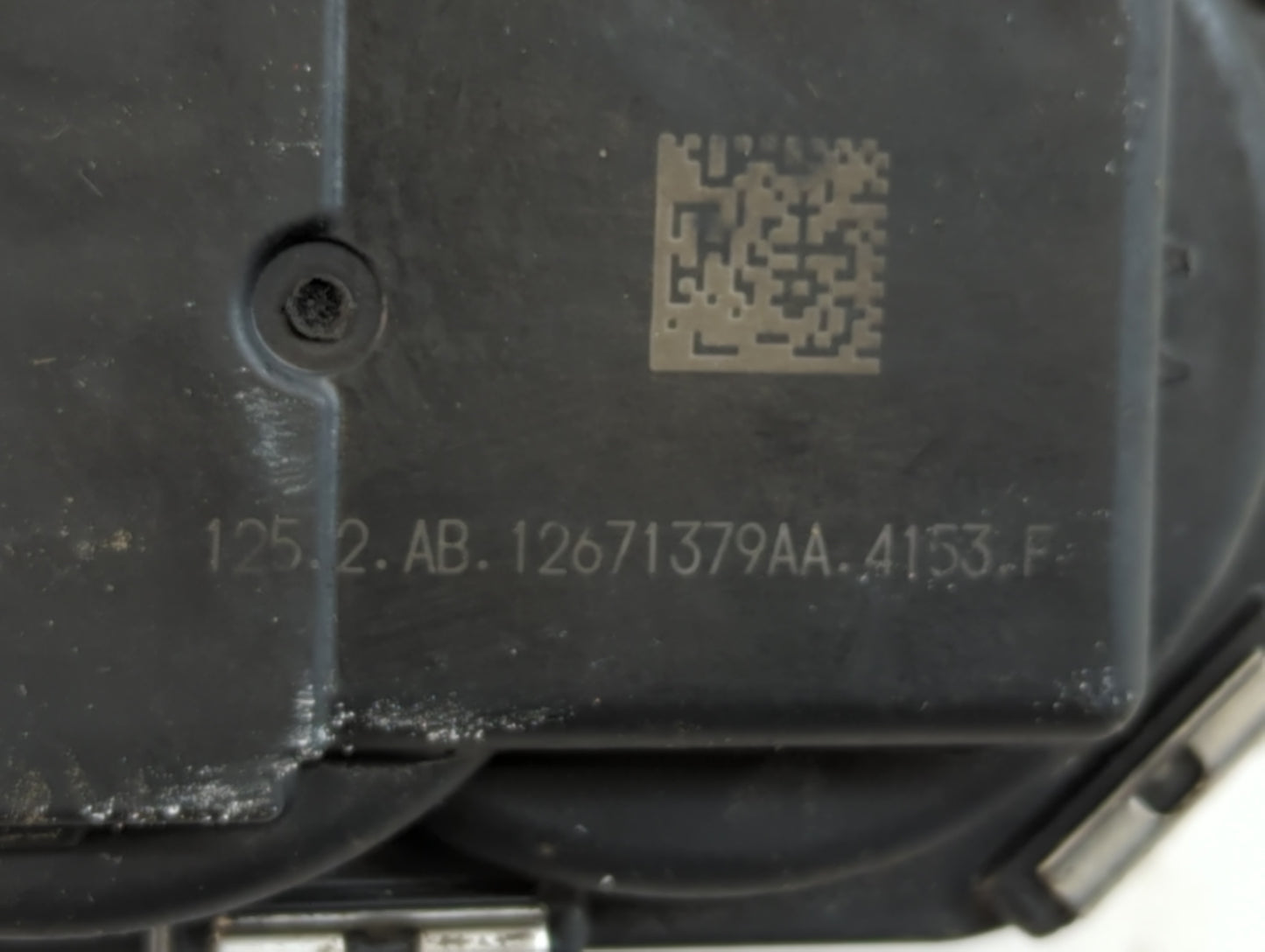 2016-2021 Chevrolet Malibu Throttle Body P/N:12671379AA Fits Fits 2016 2017 2018 2019 2020 2021 2022 OEM Used Auto Parts - O