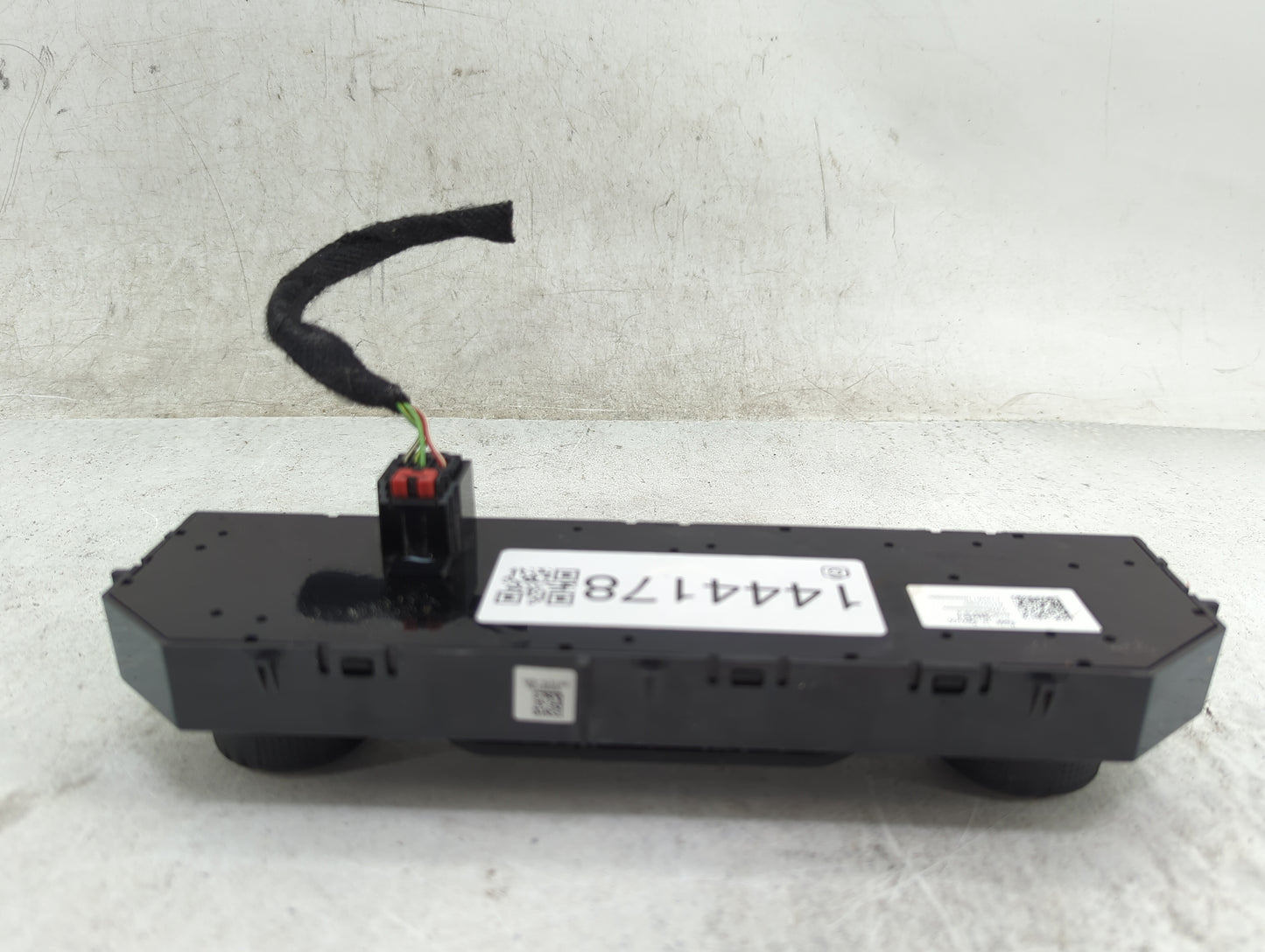 2019-2022 Chevrolet Silverado 1500 Climate Control Module Temperature AC/Heater Replacement P/N:84963891 7370200000000X Fits