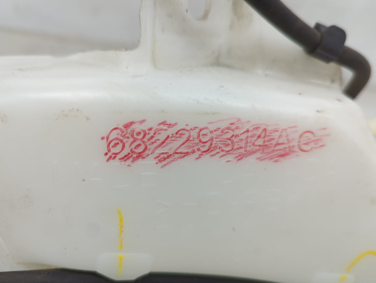 2017-2022 Chrysler Pacifica Windshield Washer Fluid Reservoir Bottle Oem 1473996 - Oemusedautoparts1.com