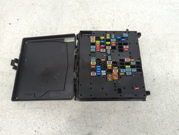 2021-2022 Ford Bronco Sport Fusebox Fuse Box Panel Relay Module P/N:E07715201 Fits Fits 2021 2022 OEM Used Auto Parts