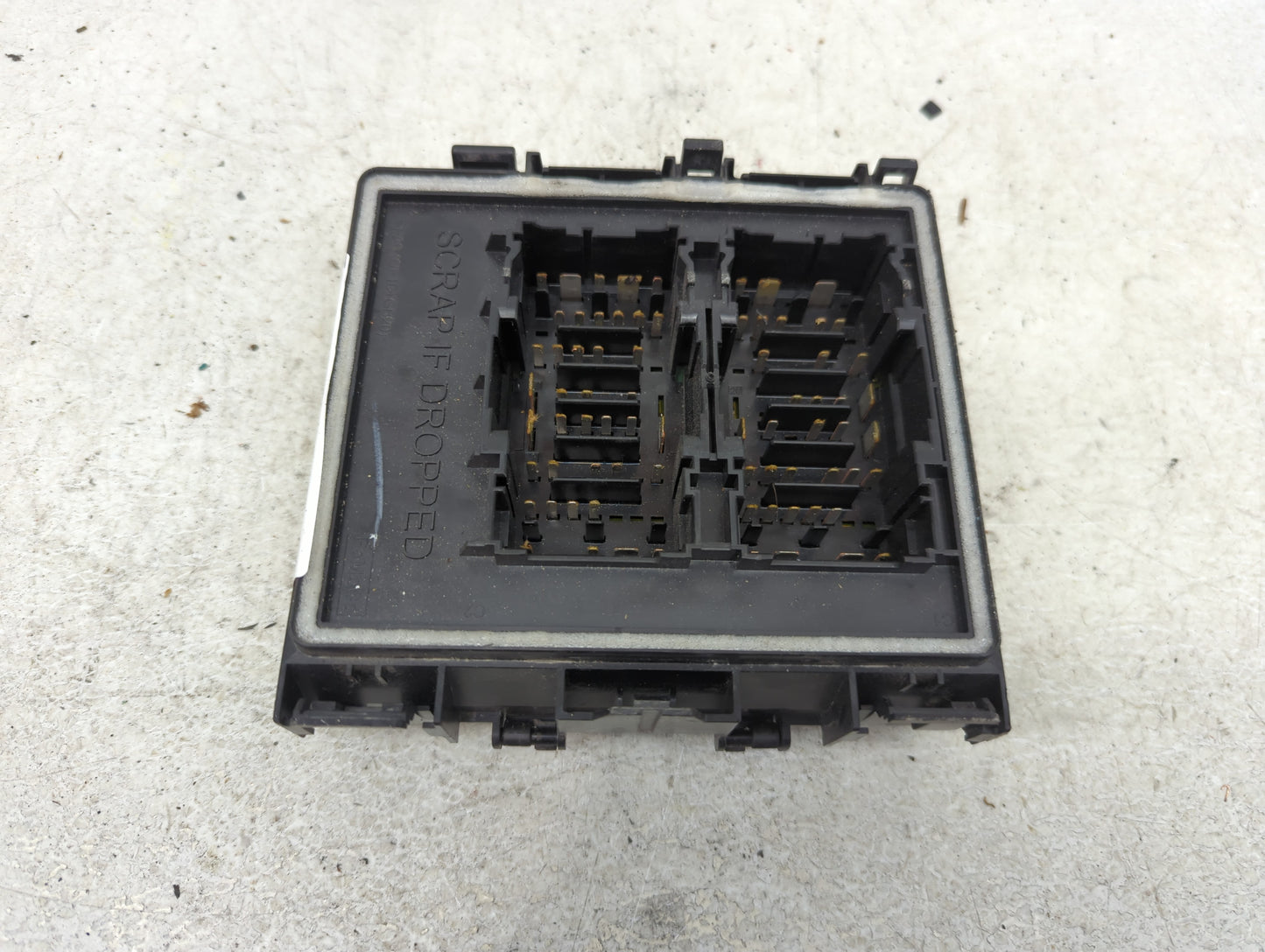 2021-2022 Ford Bronco Sport Fusebox Fuse Box Panel Relay Module P/N:E07715201 Fits Fits 2021 2022 OEM Used Auto Parts - Oemu