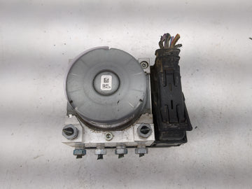 2021-2022 Ford Ecosport ABS Pump Control Module Replacement P/N:GN15-2B373-JA GN15-2C219-JA Fits Fits 2021 2022 OEM Used Auto Parts