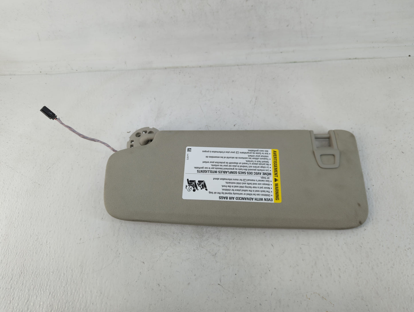 2022 Gmc Terrain Sun Visor Shade Replacement Driver Left Mirror Fits OEM Used Auto Parts - Oemusedautoparts1.com