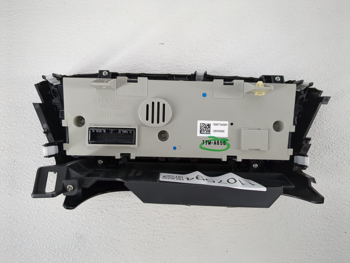 2016-2022 Honda Hr-V Climate Control Module Temperature AC/Heater Replacement P/N:2106101N0109 Fits OEM Used Auto Parts - Oe