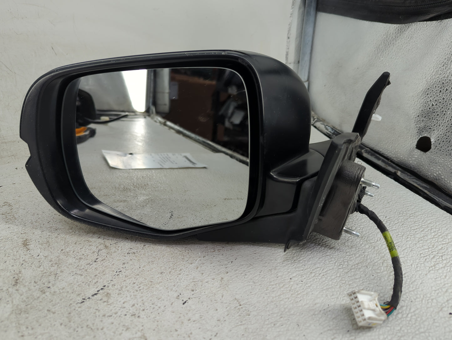 2022 Honda Pilot Driver Side View Mirror - Left Door Mirror OEM Used - Oemusedautoparts1.com