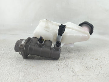 2022 Hyundai Elantra Brake Master Cylinder